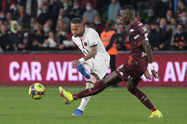 英超-小克鲁伊维特点射 曼联主场0-3伯恩茅斯